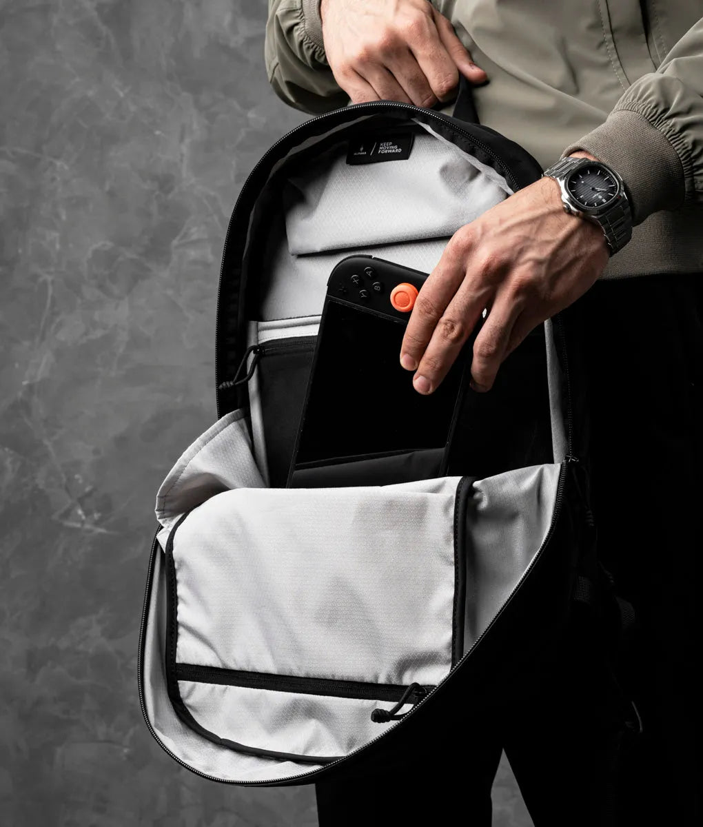 ALPAKA - Aero Pack Backpack (16L) 輕量化日常背包 Axoflux 210D 防撕裂尼龍布料